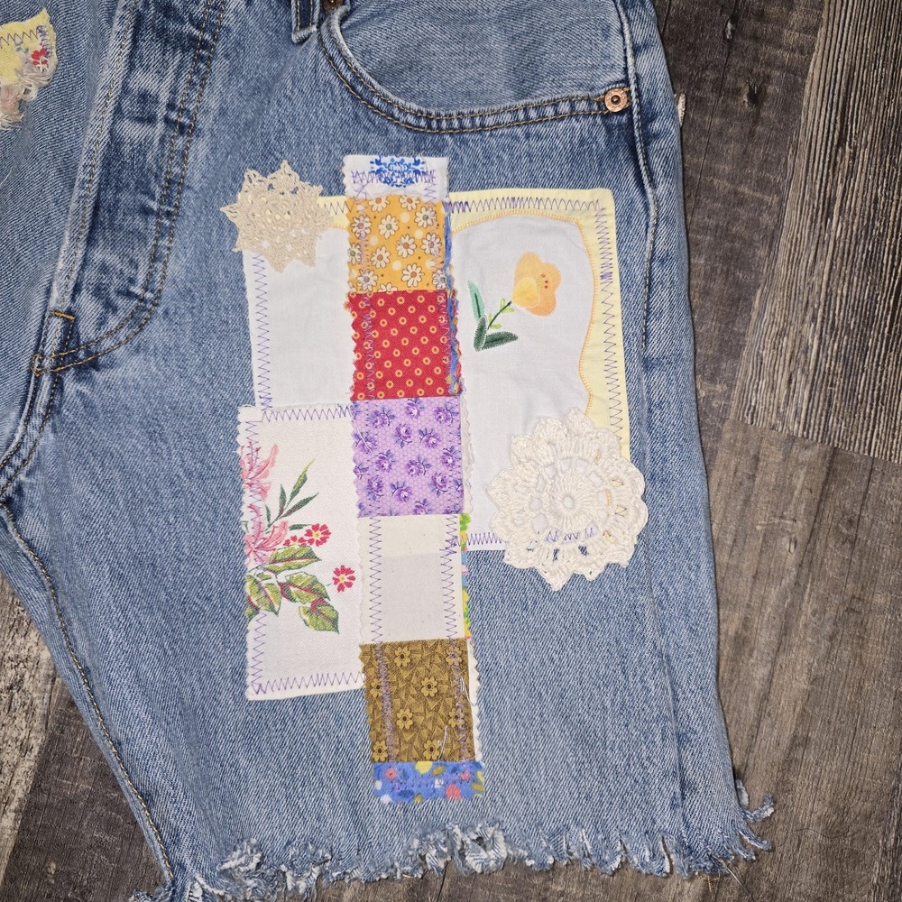 Upcycled Levis 501 shorts quilt lace doilies, embroidery‎ vintage tablecloth  34 - Picture 3 of 8